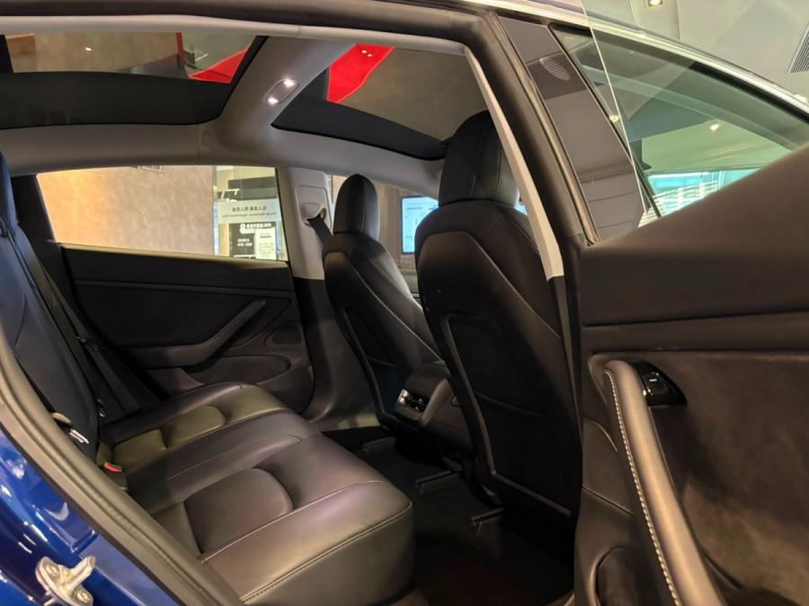 Model 3 Standard Range Plus - Image 4